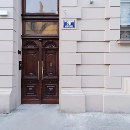 M5 Main Square Stylish One Bedroom Krakow Exterior photo