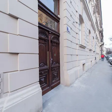 M5 Main Square Stylish One Bedroom Krakow Exterior photo