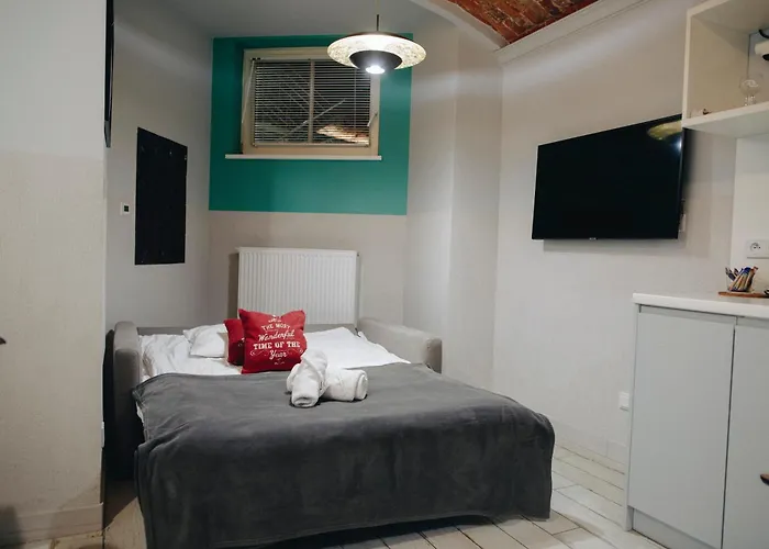 M5 Main Square Stylish One Bedroom