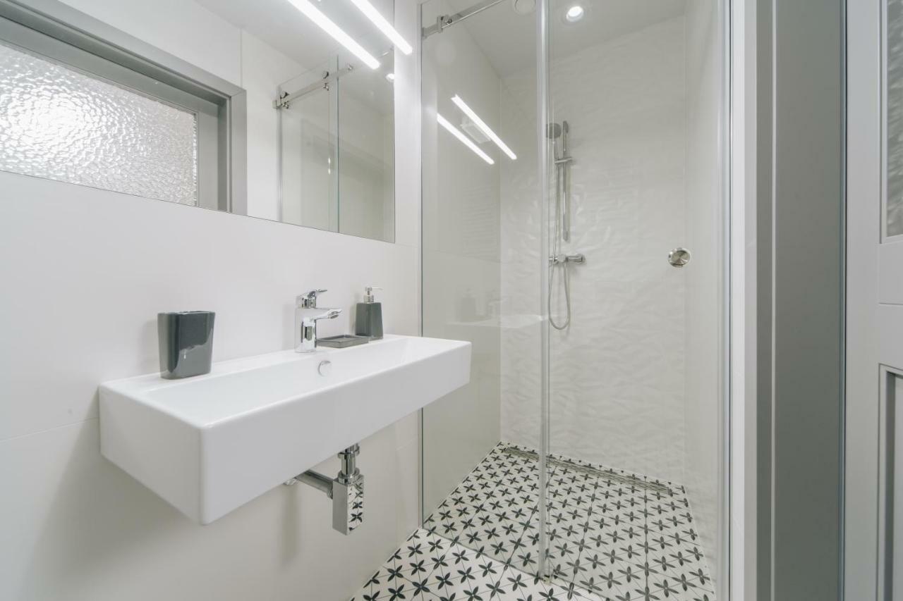 Апартаменти M5 Main Square Stylish One Bedroom Краків