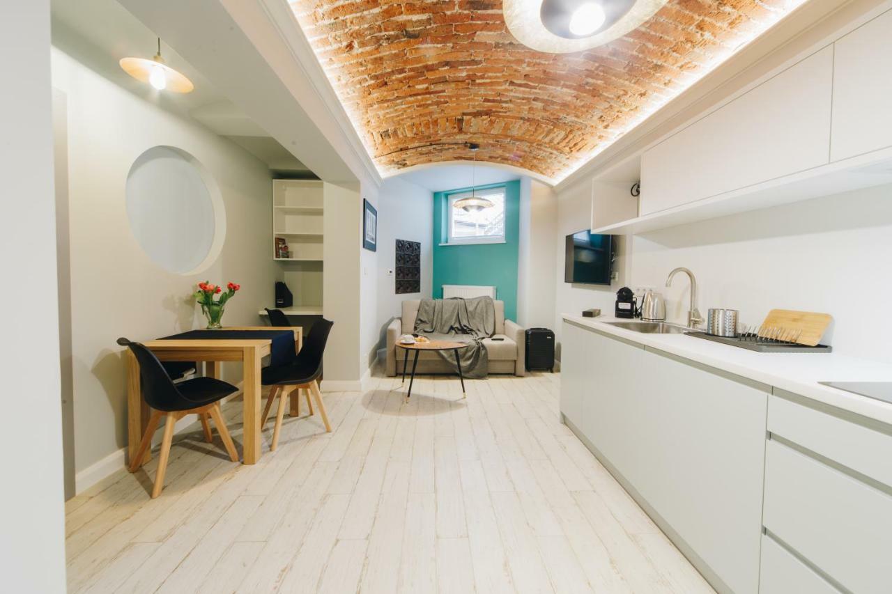 Апартаменти M5 Main Square Stylish One Bedroom